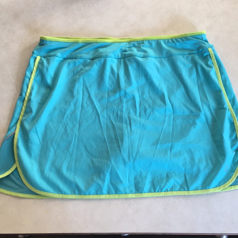 Izod cool fx teal & lime green skort medium
